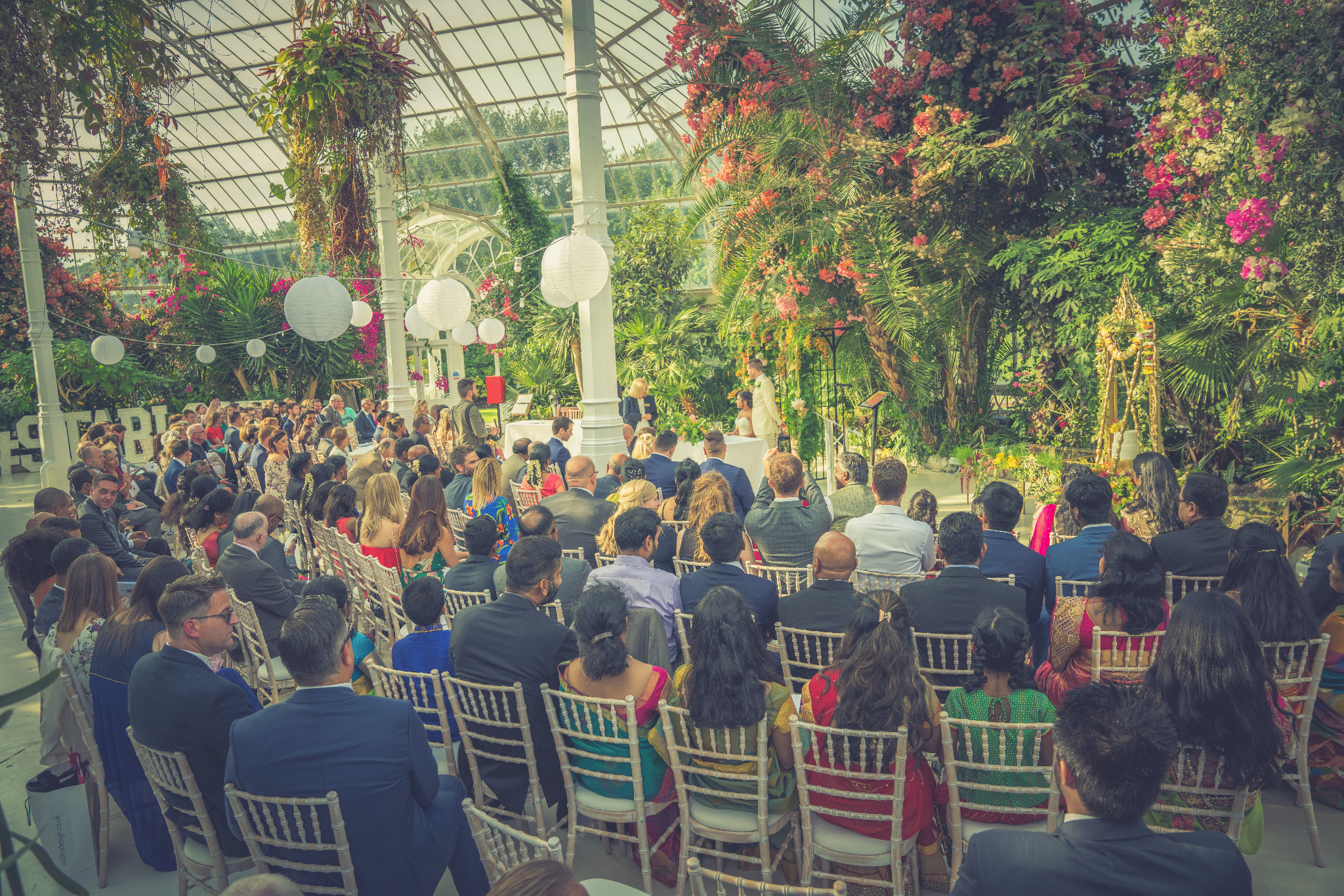 A Seven Seas wedding celebration filled with guests